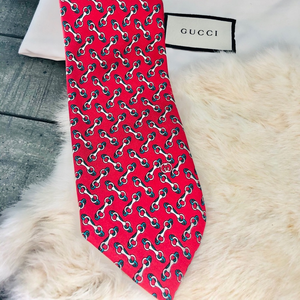 GUCCI Italian 100% Silk Traditional GG mark